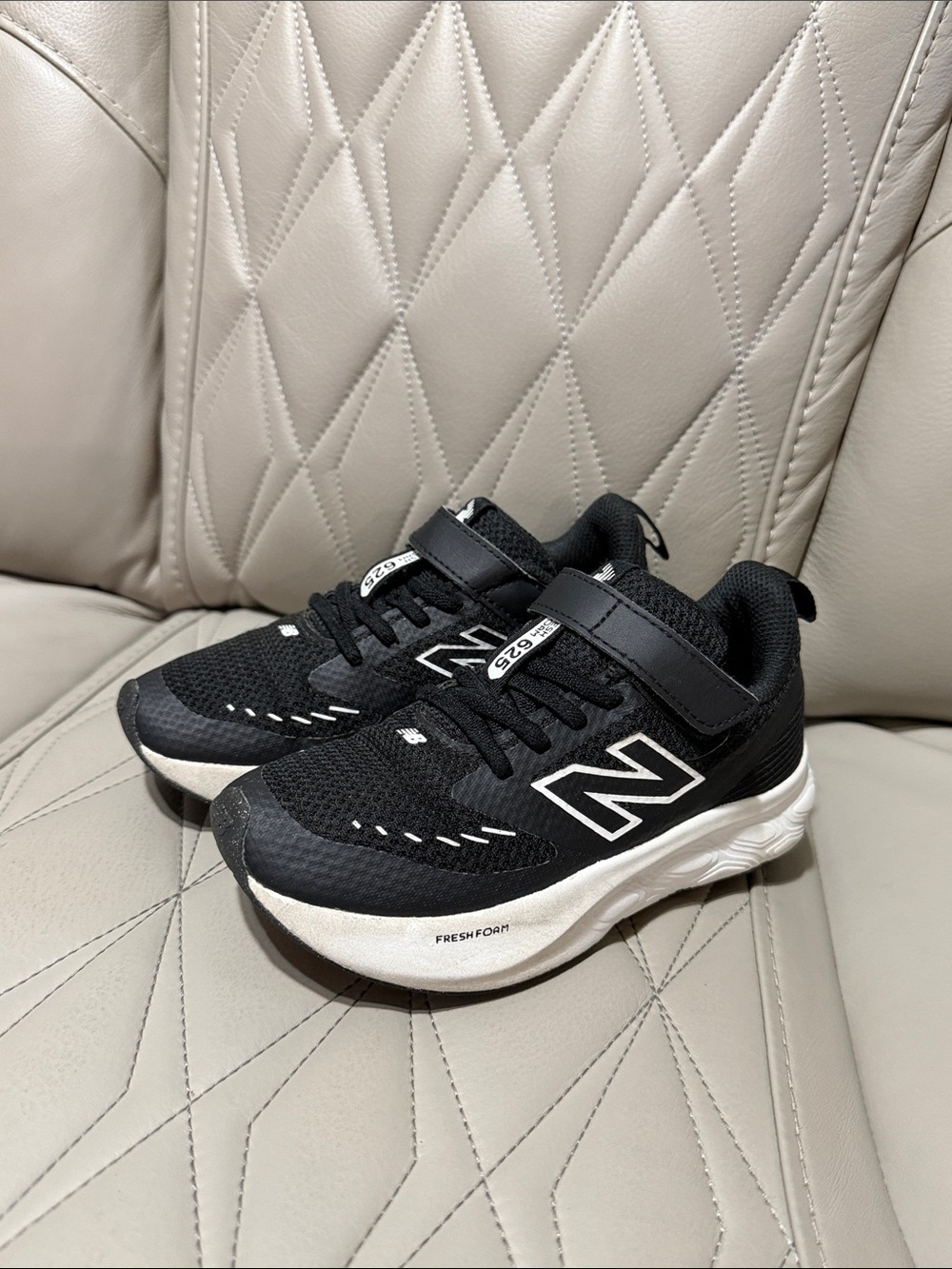 New Balance Fresh Foam 625 Kids Black and White Velcro Sport Sneakers
